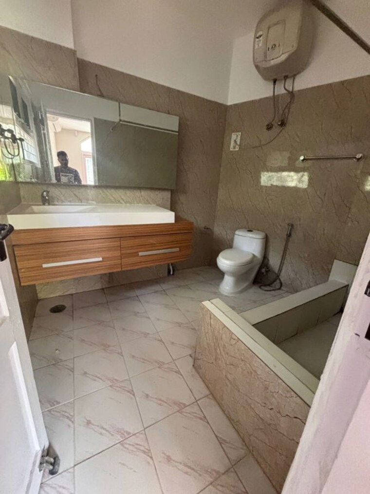 Kitchen, sainik farm 2 Bedroom 1000 Sq.Ft. Independent House In Sainik Farm Delhi 10274977