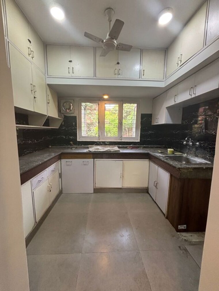 Kitchen, sainik farm 2 Bedroom 1000 Sq.Ft. Independent House In Sainik Farm Delhi 10274977