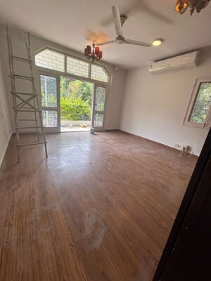 Room in 2 BHK Independent House at Sainik Farm – for Rent