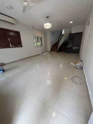 Room in 2 BHK Independent House at Sainik Farm – for Rent