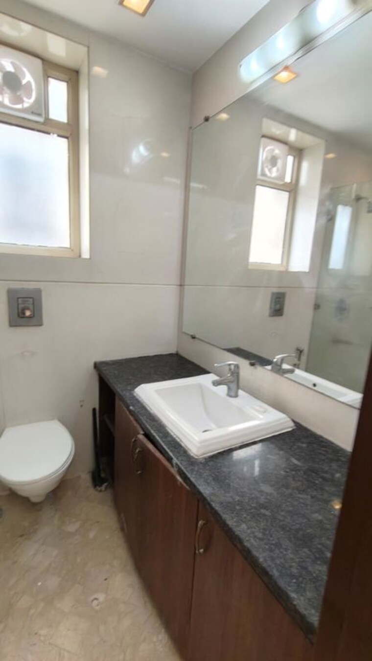 Bathroom, saket 3 Bedroom 1850 Sq.Ft. Builder Floor In Saket Delhi 10274996