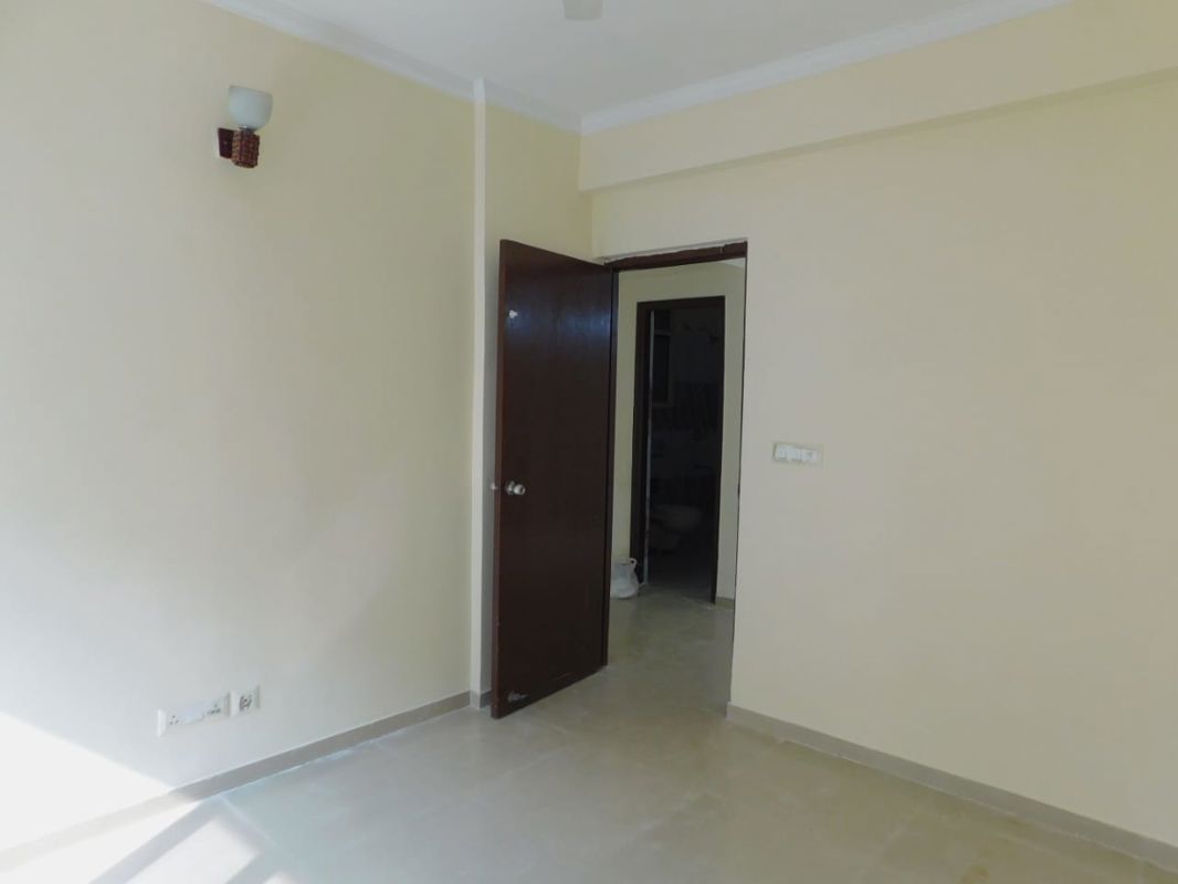 2.5 BHK + Study Room Apartment For Rent in Bankey Bihari Aggarwal Heights