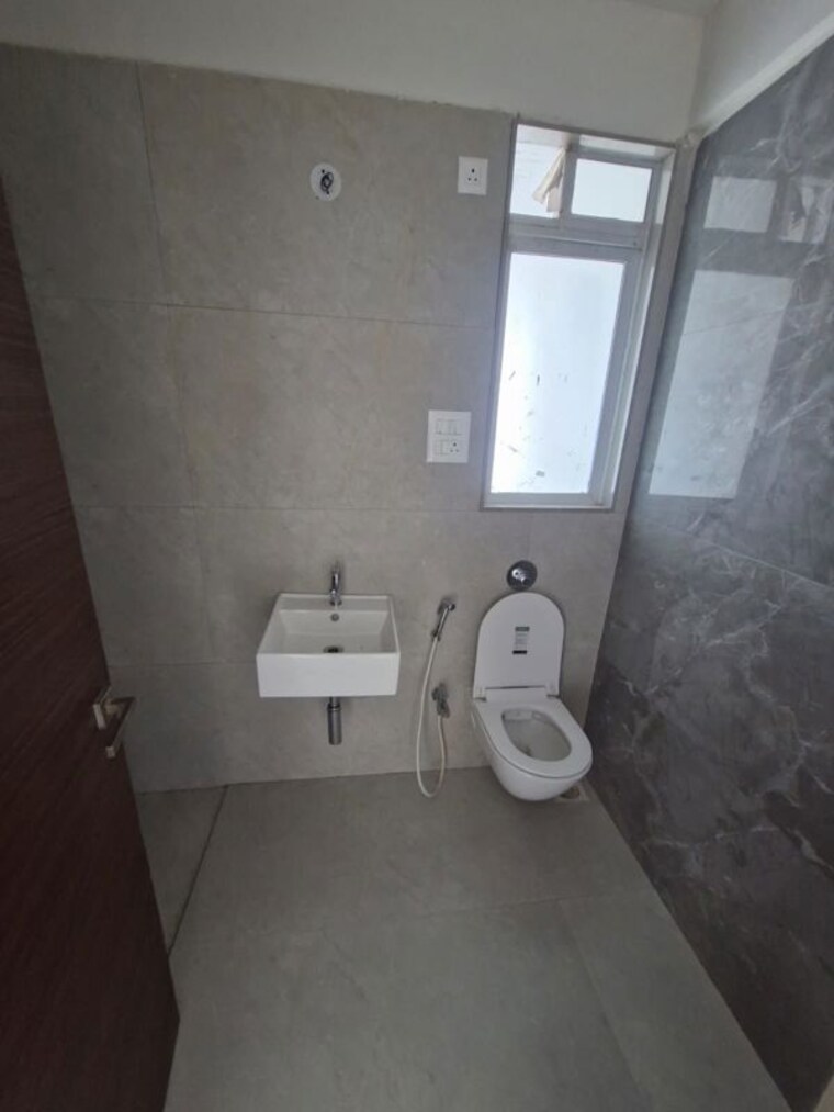 Bathroom, dotom-isle 3 Bedroom 948 Sq.Ft. Apartment In Malad West Mumbai 10275009