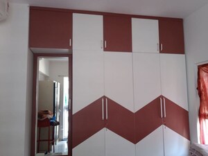 Room in 3 BHK Apartment at Lodha Amara, Kolshet Road – for Rent