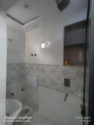 Attached Bathroom in 2 BHK Builder Floor at Nawada – for Rent