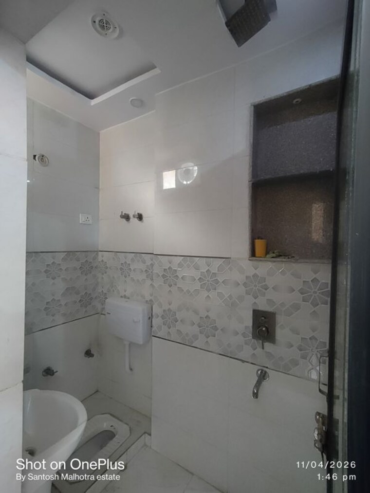 Attached Bathroom, nawada 2 Bedroom 55 Sq.Yd. Builder Floor In Nawada Delhi 10275030