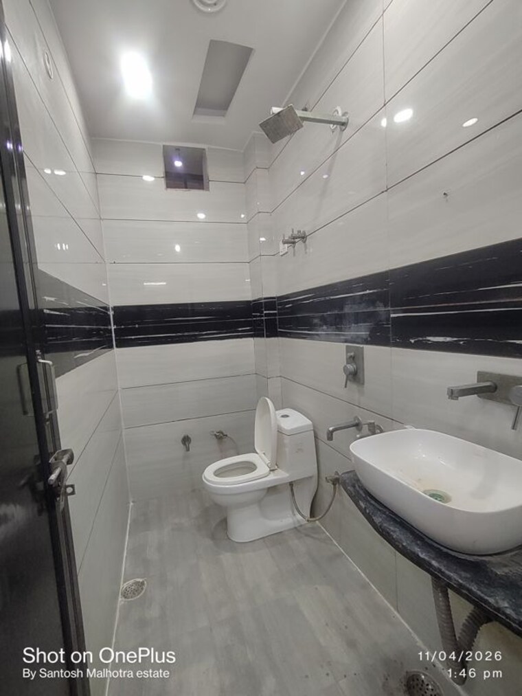 Bathroom, nawada 2 Bedroom 55 Sq.Yd. Builder Floor In Nawada Delhi 10275030