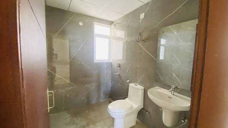 Bathroom, omaxe-the-resort 3 Bedroom 1485 Sq.Ft. Apartment In South Mullanpur Chandigarh 10275038