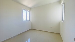 Room in 3 BHK Apartment at Omaxe The Resort, South Mullanpur – for Rent