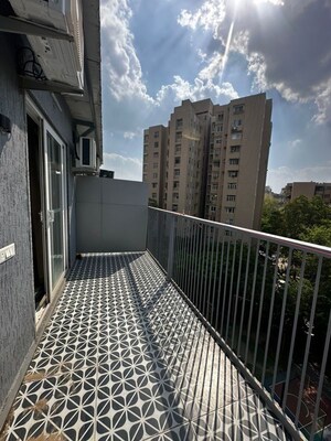 Balcony in 1 BHK Builder Floor at Sushant Lok I – for Rent