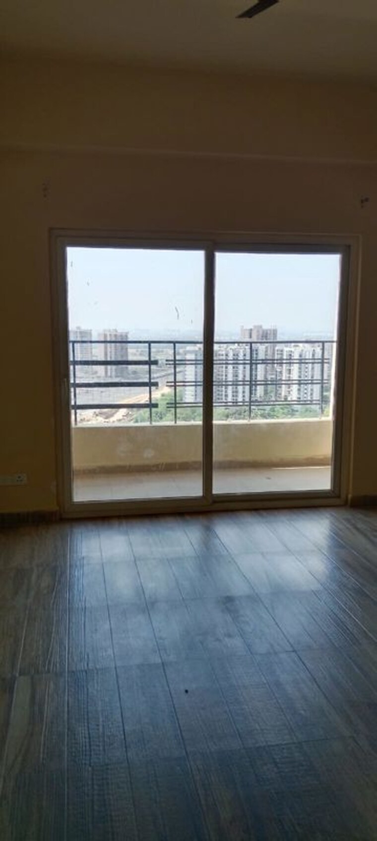 Room, paramount-golfforeste 1 Bedroom 435 Sq.Ft. Apartment In Zeta I Greater Noida Greater Noida 10275067