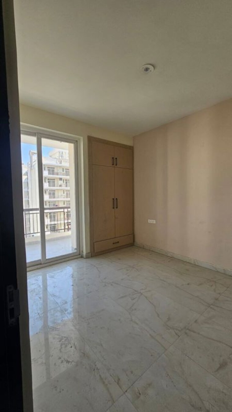 Room, ambala highway 3 Bedroom 1710 Sq.Ft. Apartment In Ambala Highway Zirakpur 10275062