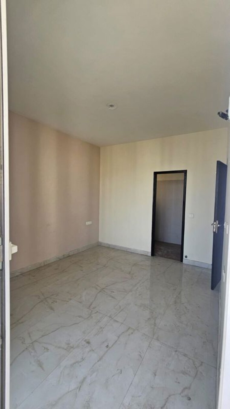 Room, ambala highway 3 Bedroom 1710 Sq.Ft. Apartment In Ambala Highway Zirakpur 10275062
