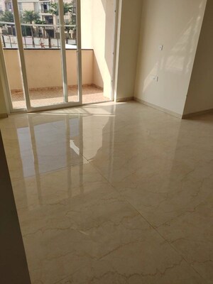 Room in 3.5 BHK Apartment at Ambika Florence Park, North Mullanpur – for Sale