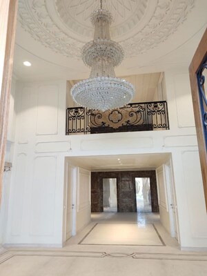 Furnished Amenities in 3.5 BHK Apartment at Ambika Florence Park, North Mullanpur – for Sale