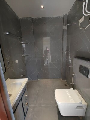 Bathroom in 1 RK Builder Floor at Sector 52 – for Rent