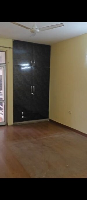 Room in 3 BHK Apartment at Piyush Heights, Sector 89 – for Sale