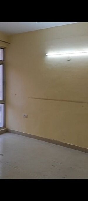 Room in 3 BHK Apartment at Piyush Heights, Sector 89 – for Sale