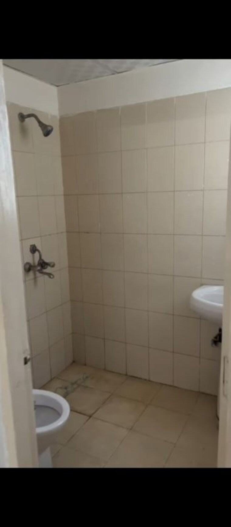 Bathroom, puri-pratham 2 Bedroom 939 Sq.Ft. Apartment In Sector 84 Faridabad 10275166