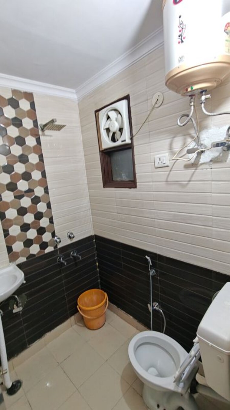 Bathroom, malviya nagar 1 RK 500 Sq.Ft. Builder Floor In Malviya Nagar Delhi 10275159
