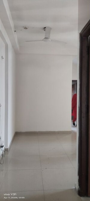 Room in  Apartment at Mahagun My Woods, Sector 16c Greater Noida – for Rent