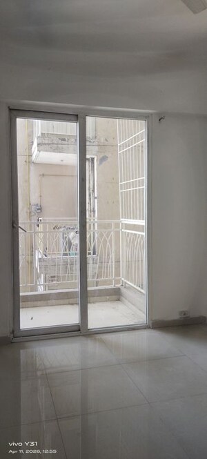Room in  Apartment at Mahagun My Woods, Sector 16c Greater Noida – for Rent