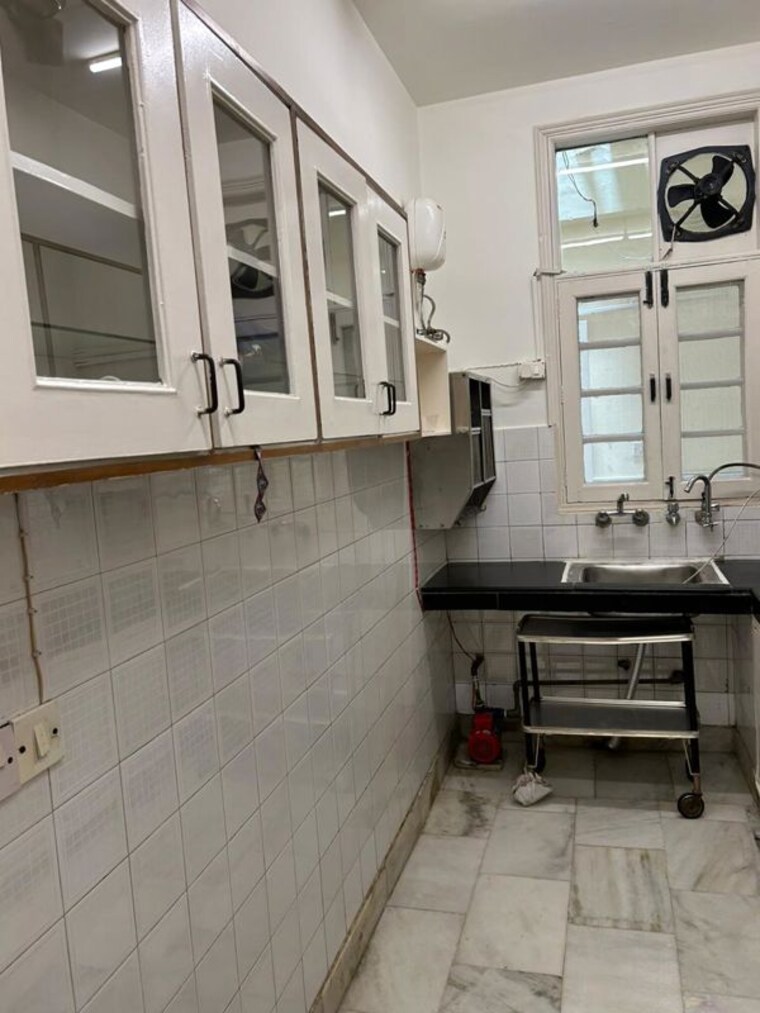 Kitchen, dlf phase v 4 Bedroom 1750 Sq.Ft. Apartment In Dlf Phase V Gurgaon 10275267