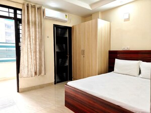 Bedroom in 2 BHK Builder Floor at Ameya One, Sector 42 – for Rent