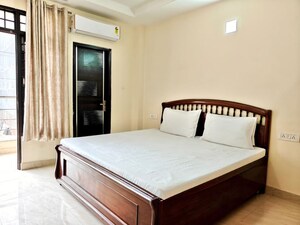 2 BHK Builder Floor For Rent in Ameya One, Sector 42