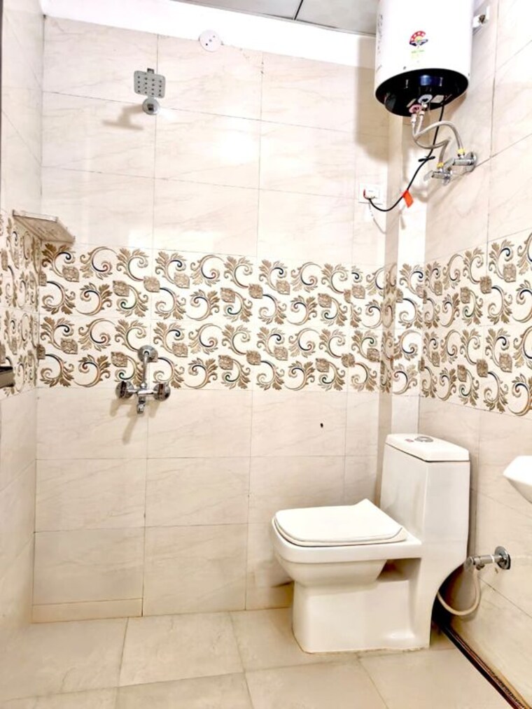 Bathroom, ameya-one 2 Bedroom 950 Sq.Ft. Builder Floor In Sector 42 Gurgaon 10275266