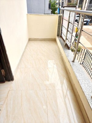 Balcony in 2 BHK Builder Floor at Ameya One, Sector 42 – for Rent