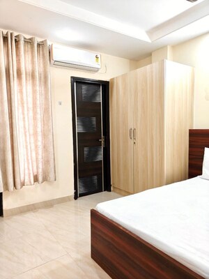 Bedroom in 2 BHK Builder Floor at Ameya One, Sector 42 – for Rent