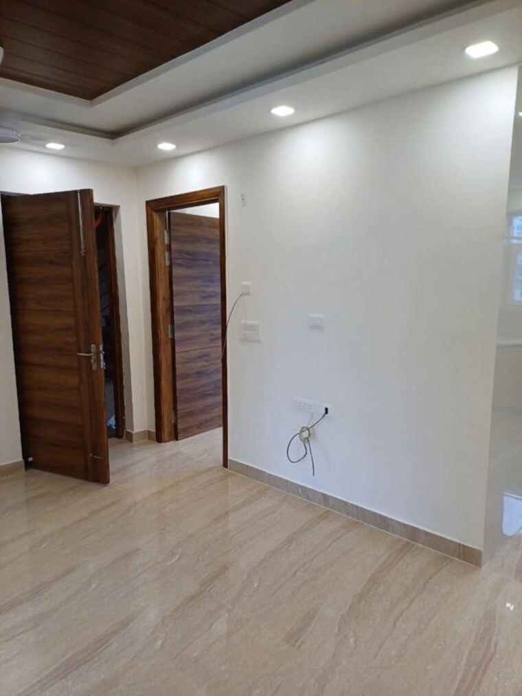 Room, bptp-district-phase-2 3 Bedroom 150 Sq.Yd. Builder Floor In Sector 84 Faridabad 10275294