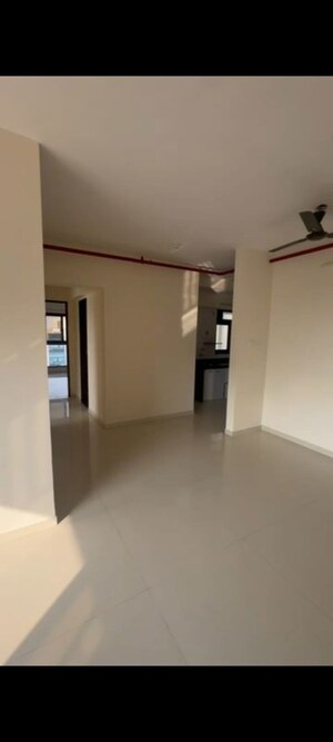 Room in 3 BHK Apartment at Chandak Stella, Goregaon West – for Rent