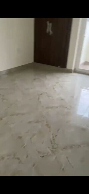 Room in 3 BHK Apartment at Eros Sampoornam III, Sector 2 Greater Noida – for Rent