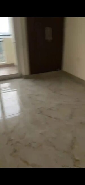 Room in 3 BHK Apartment at Eros Sampoornam III, Sector 2 Greater Noida – for Rent