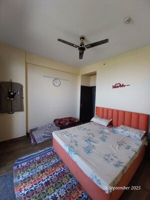 Bedroom in 4 BHK Apartment at Unitech Cascades, Pi Greater Noida – for Rent