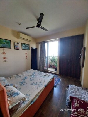 Bedroom in 4 BHK Apartment at Unitech Cascades, Pi Greater Noida – for Rent