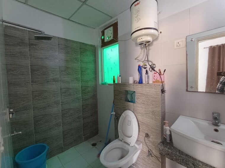 Bathroom, orchid-island 2.5 Bedroom 1376 Sq.Ft. Builder Floor In Sector 51 Gurgaon 10275367