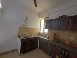Kitchen in 2.5 BHK Builder Floor at Orchid Island, Sector 51 – for Rent