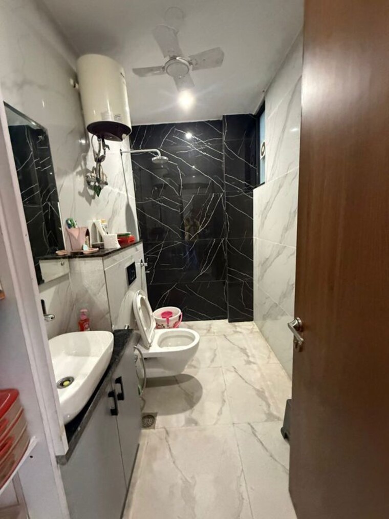 Attached Bathroom, sushant lok ii 3 Bedroom 184 Sq.Yd. Builder Floor In Sushant Lok ii Gurgaon 10275394