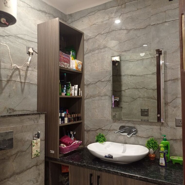 Bathroom, sushant lok ii 3 Bedroom 184 Sq.Yd. Builder Floor In Sushant Lok ii Gurgaon 10275394