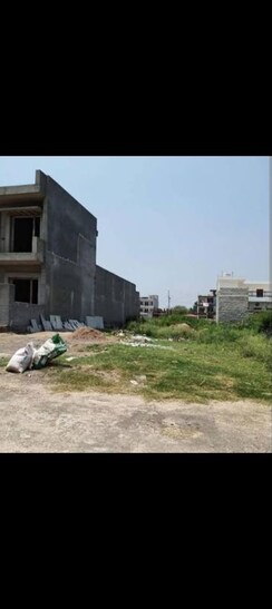 Plot For Sale in Sector 84