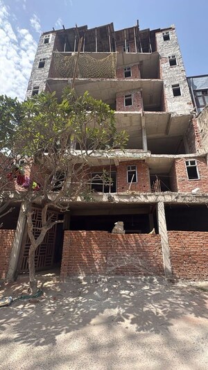 2 BHK Builder Floor For Sale in Chattarpur