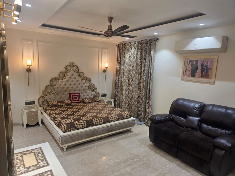 Bedroom, green park 3 Bedroom 200 Sq.Yd. Builder Floor In Green Park Delhi 10275444