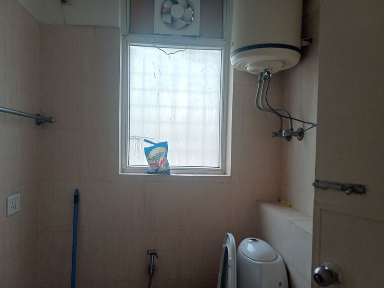 Bathroom, orchid-island 3 Bedroom 1560 Sq.Ft. Builder Floor In Sector 51 Gurgaon 10275427
