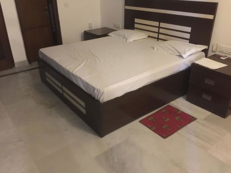 Bedroom, new friends colony 2 Bedroom 4500 Sq.Ft. Builder Floor In New Friends Colony Delhi 10275451