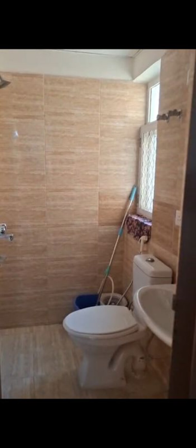 Bathroom, bptp-park-elite-premium 3 Bedroom 906 Sq.Ft. Apartment In Sector 84 Faridabad 10275504