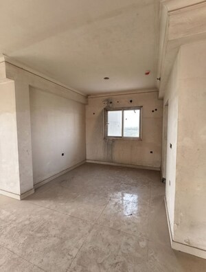 Room in 3 BHK Apartment at ATS Tourmaline, Sector 109 – for Rent