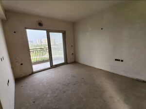 Room in 3 BHK Apartment at ATS Tourmaline, Sector 109 – for Rent